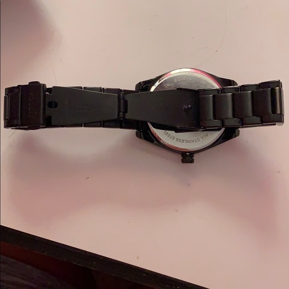 Fossil watch. DOES NEED NEW WATCH BATTERY - Picture 5 of 5